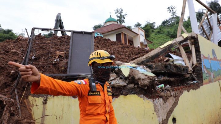 Longsor Sumedang, 28 Korban Meninggal Ditemukan, 12 Orang Masih Hilang