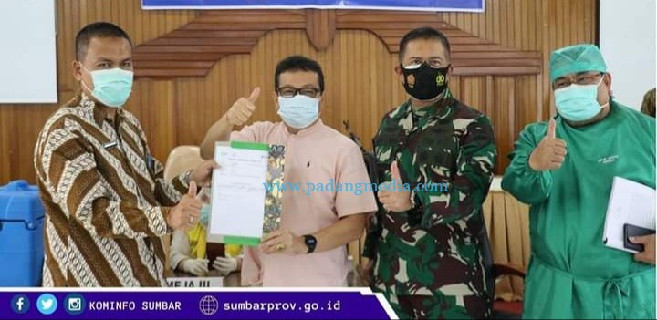 Vaksinasi Covid-19 pejabat Sumbar