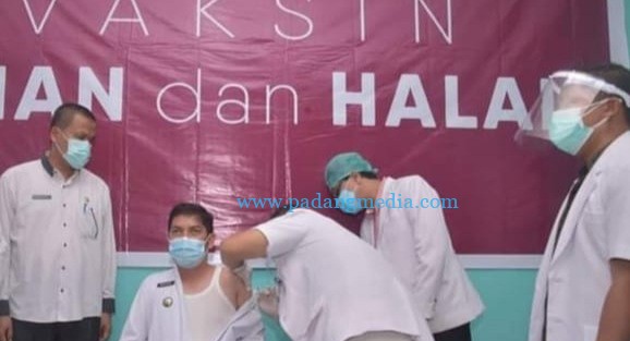 Pencanangan Suntik Vaksin Covid-19 di Sawahlunto di Puskesmas Sungai Durian