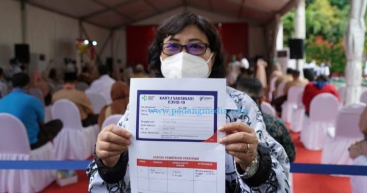 Vaksinasi Covid-19 untuk 5,8 Juta Guru dan Tenaga Pengajar Dimulai