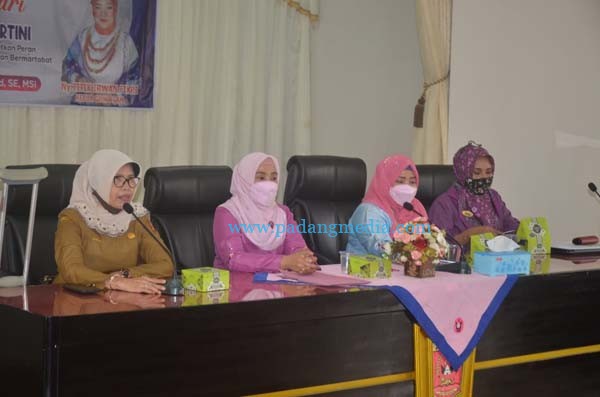 Peringati Hari Kartini, GOW Agam Gelar Seminar Sehari