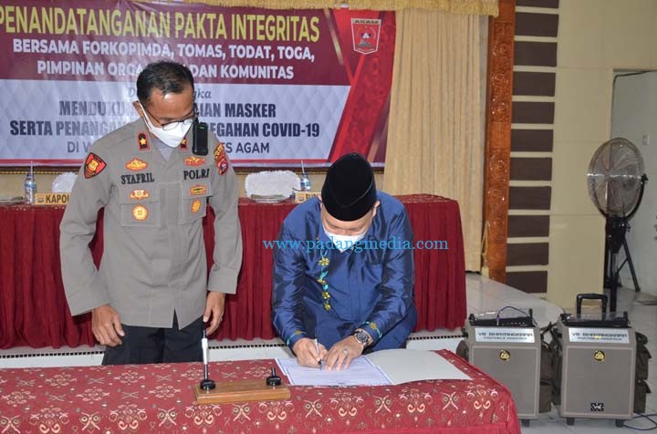 Cegah Covid-19, Pemkab Agam-Forkopimda Teken Pakta Integritas Pemakaian Masker