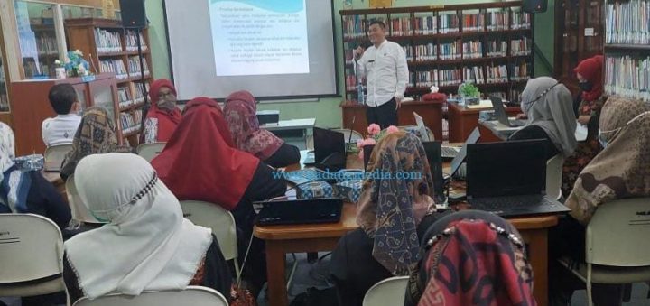 Dinas Perpustakaan dan Kearsipan Sawahlunto Sosialisasikan Sistem Otomasi Pustaka Sekolah