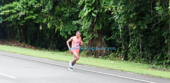 PON XX Papua- Kram Otot Betis, Hamdan Gagal Finish Lomba Marathon Putra