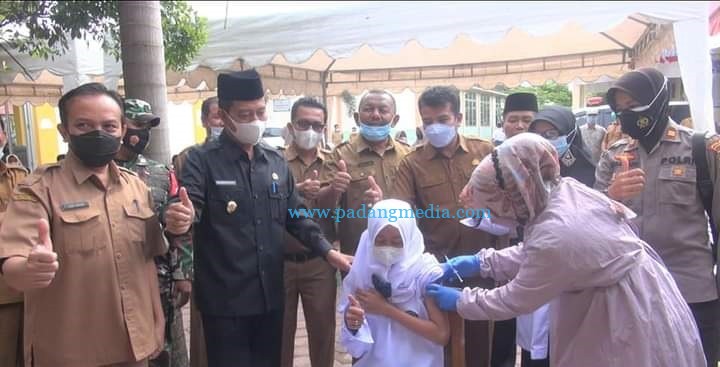 Pemkab Pasbar Gelar Gebyar Vaksinasi Pelajar