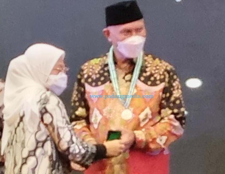 Anugrah mahyeldi