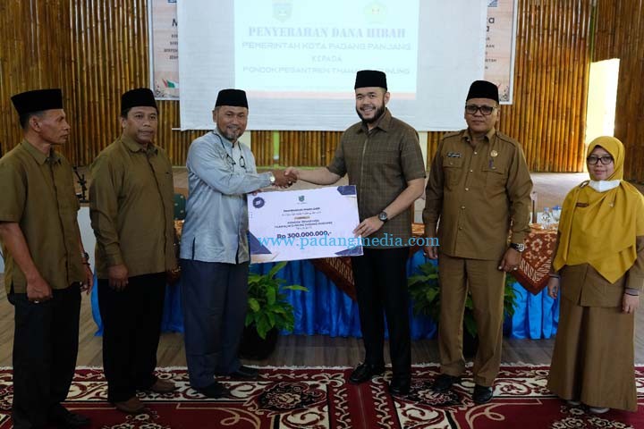 Pontren Thawalib Gunung Terima Dana Hibah 300 Juta dari Pemko Padangpanjang