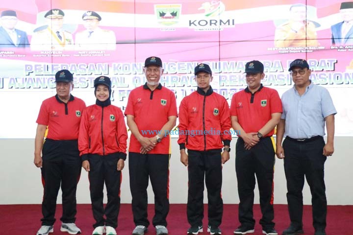 434 Atlet Dilepas Gubernur Sumbar Berlaga di Fornas VI Palembang