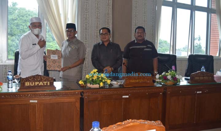 DPRD Pasaman Barat Gelar Paripurna Penyampaian Rekomendasi LKPJ Bupati TA 2021