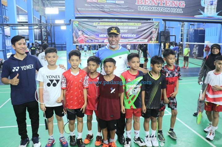 Badminton