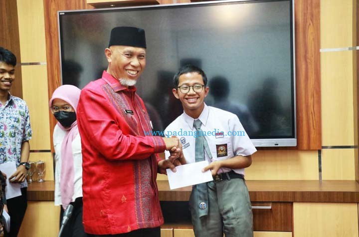 Siswa luar negeri