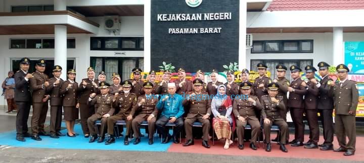 Hari adyaksa