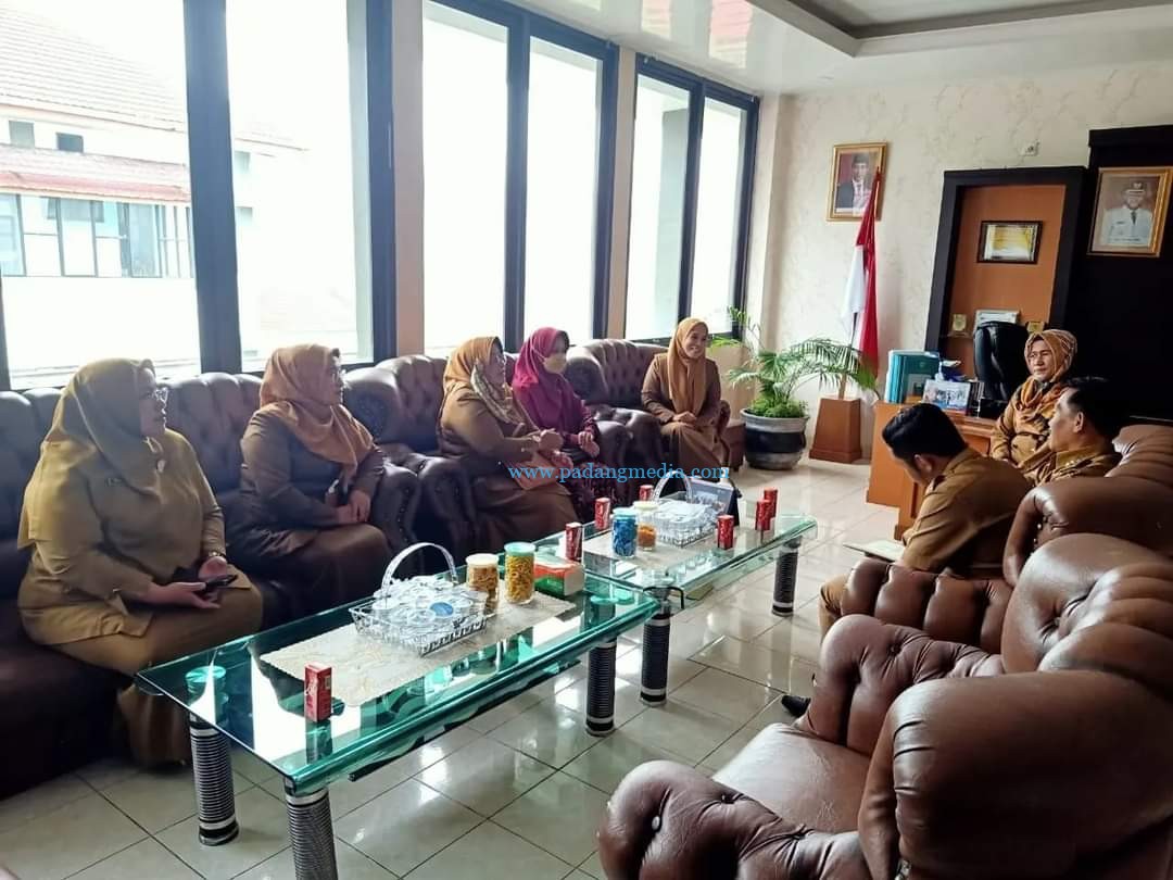RSUD Padangpanjang Salurkan Bantuan Untuk Intervensi Stunting