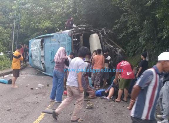 Lagi-lagi Kecelakaan Beruntun Di Padangpanjang, Libatkan 5 Kendaraan, 33 Luka-luka