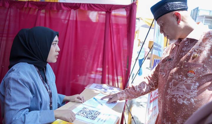 Kunjungi Job Fair 2023, Gubernur Mahyeldi Harapkan Bisa Mengurangi Angka Pengangguran di Sumbar