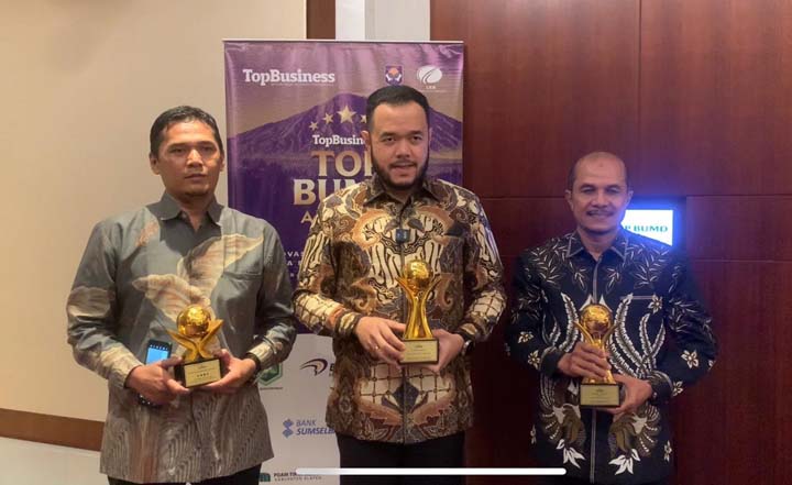 Padangpanjang Boyong Tiga Penghargaan Pada Ajang Top BUMD Awards 2023