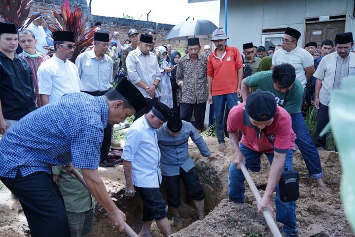 Pemprov Sumbar Turut Berduka Atas Meninggalnya Adik Kandung Mahyeldi