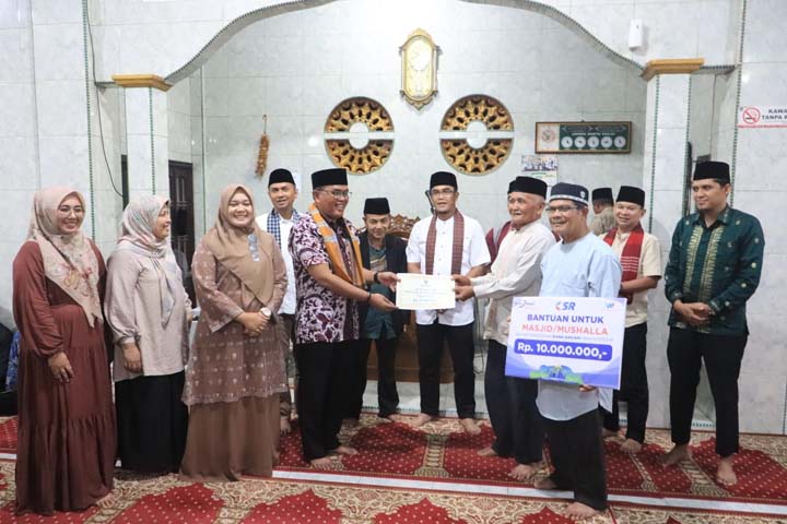 PJ Wako Payakumbuh Dampingi Tim Safari Ramadhan Provinsi Ke Masjid Hidayah PDTP  Serahkan Bantuan