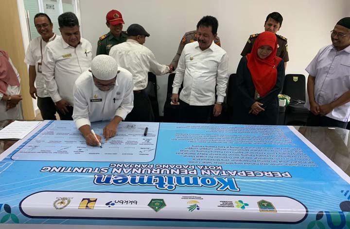 Pemko Padangpanjang Kembali Lakukan Penandatanganan Komitmen Penurunan Stunting