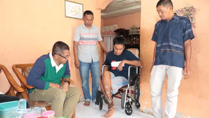 Pj. Wako Rida Ananda Besuk Madan, Warga Korban Kecelakaan