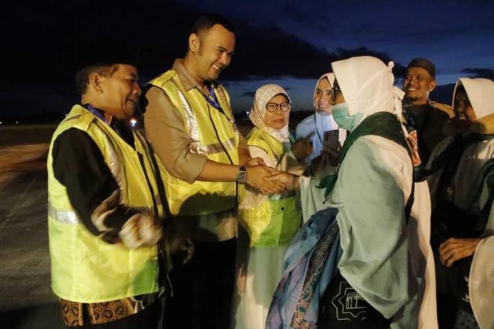 Diterbangkan ke Tanah Suci Kloter 13 Embarkasi Padang Transit di Madinah