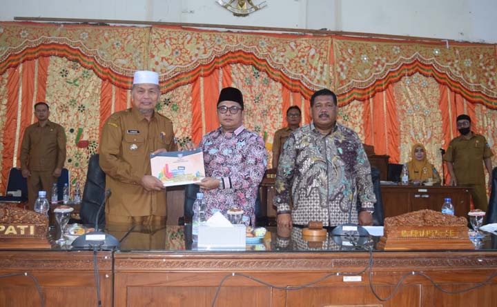 DPRD Pasbar Gelar Paripurna Penyampaian Nota Pengantar Realisasi Semester 1 dan Prognosos Semester 2 APBD Tahun 2023