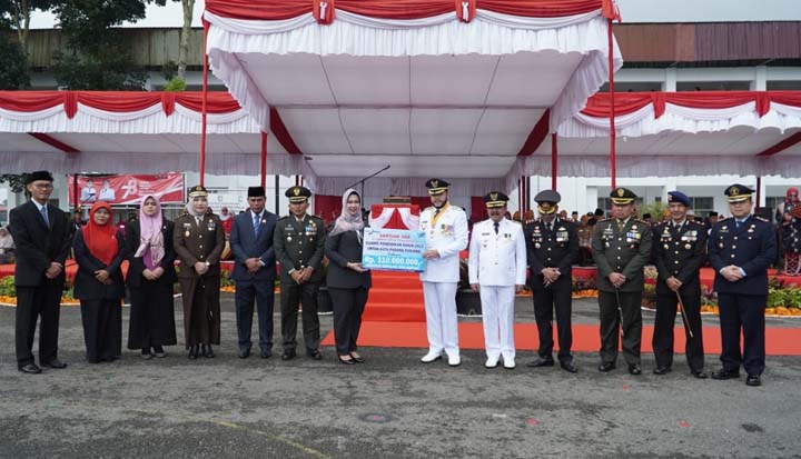Pemko Padangpanjang Terima CSR Rp110 Juta Untuk Pendidikan Dari Bank Nagari