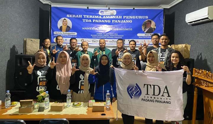 Alex BX Resmi Jabat Ketua Komunitas Tangan Di Atas (TDA) Kota Padangpanjang