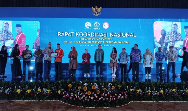 Sumbar Raih Dua Penghargaan Dari Kementerian Kominfo RI