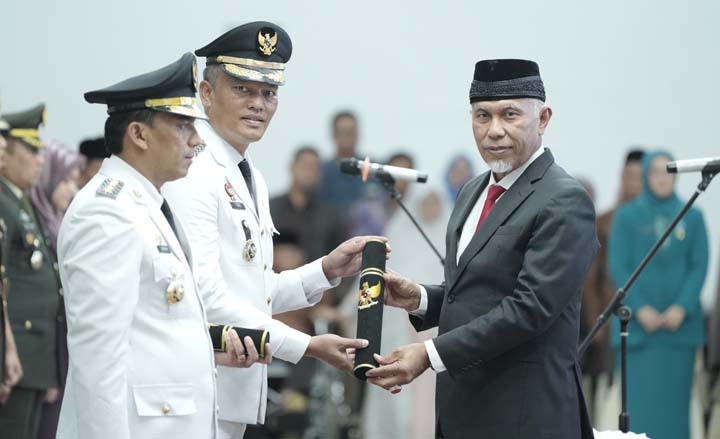 Gubernur Sumbar Lantik Pj Wako Padang Panjang dan Pj Wako Pariaman, Ingatkan Netralitas ASN
