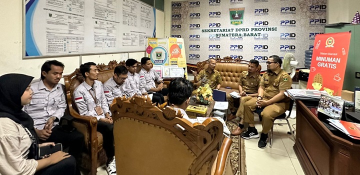 Rapat tim kreatif PPID Copy