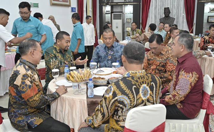 Jamuan Makan Malam di Gubernuran, Wagub Sumbar dan Gubernur Lemhanas Diskusi Lepas
