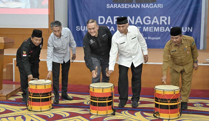 Mahyeldi Apresiasi Penerapan Sistem Informasi Desa di Seluruh Nagari di Sumbar