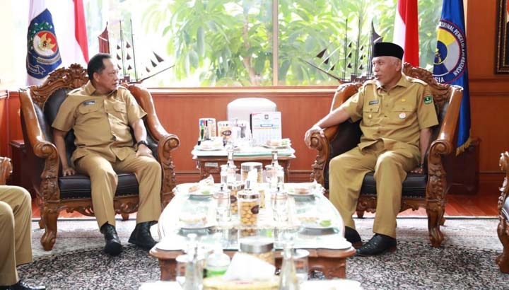 Temui Mendagri Tito Karnavian, Gubernur Nyatakan Sumbar Siap Gelar HUT Satpol PP dan Satlinmas Tingkat Nasional