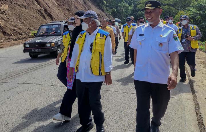 Pemerintah Pusat Apresiasi Gerak Cepat Pemprov Sumbar, Fly Over Sitinjau Lauik Segera Dimulai