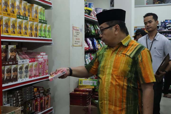 Pj Walikota Payakumbuh Monitoring Pengawasan Obat dan Makanan di Pasar Pabukoan