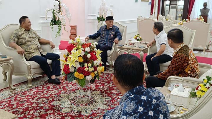 Bertemu Pimpinan PT Padang Raya Cakrawala, Mahyeldi Sambut Baik Berdirinya Pabrik Minyak Goreng dan Biodiesel di Padang