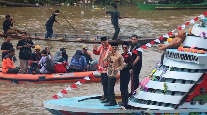 Gubernur Sumbar Tutup Alek Bakajang 2024 di Nagari Gunung Malintang