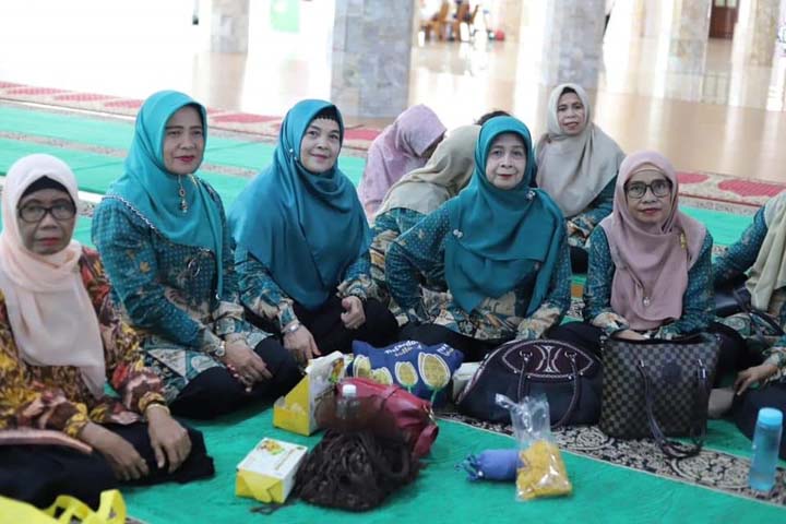 DSPPKBPPPA Padang Panjang Fasilitasi Wirid Bulanan Dan Pemeriksaan Kesehatan Bagi Lansia