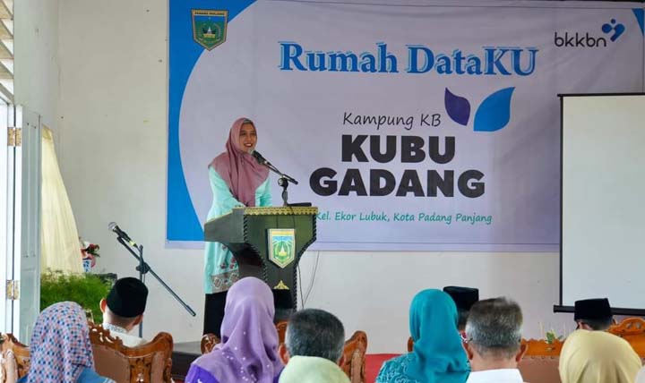 Rumah DataKu Kubu Gadang Dinilai Tim BKKBN Sumbar
