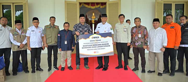 BPKH Salurkan Bantuan Kebencanaan Rp717 Juta, Mahyeldi Yakin Masyarakat Optimis untuk Bangkit