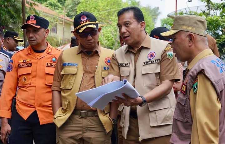 Pj Wako Sonny Ajukan Perbaikan Jalan Lubuk Mata Kucing Dan Tanjung Saat Dikunjungi Kepala BNPB