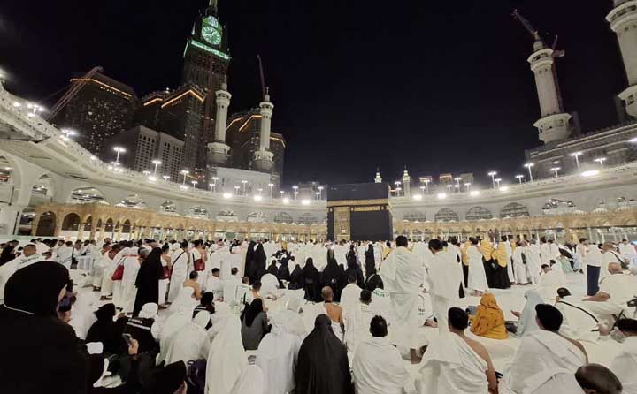 Ingat, Jemaah Dilarang Bentangkan Spanduk dan Bendera di Tanah Suci