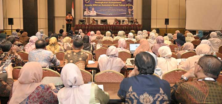 Gubernur Sumbar Ingatkan Pentingnya Peran Kepala Sekolah Untuk Kemajuan Mutu Pendidikan