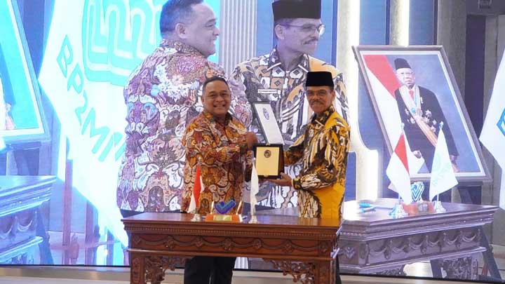 Lindungi Pekerja Migran, Pemkab Limapuluh Kota Tandatangani  MoU Dengan  BP2MI