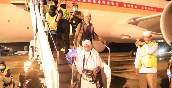 Kedatangan Kloter 11 Padang, Tandai Akhiri Pemulangan Gelombang Pertama Jemaah Debarkasi Padang