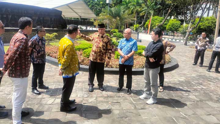 Gubernur Sumbar Tinjau Kesiapan Peresmian Nama Masjid Raya Syekh Ahmad Khatib Al Minangkabawi Sumatera Barat