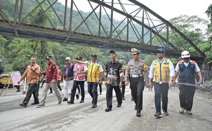 Gubernur Sumbar Pimpin Uji Coba Jalan Lembah Anai yang akan Dibuka Bertahap untuk Umum Mulai 21 Juli