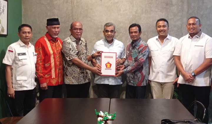 Pasangan Supardi – Tri Venindra Terima Mandat dari DPP Gerindra untuk Pilwako Payakumbuh