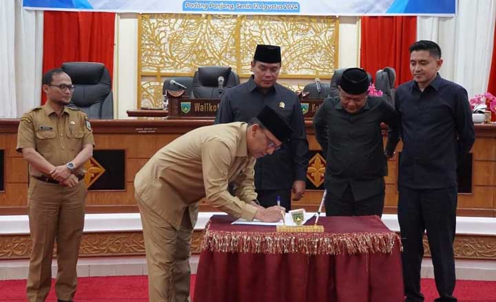  Ranperda RPJPD 2025-2045 Disetujui DPRD Kota Padang Panjang Jadi Perda